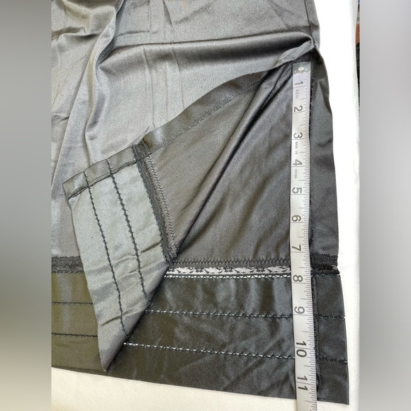 Lorraine Black Nylon Half Slip Nylon Adjustable Hem Size Small - Picture 7 of 7